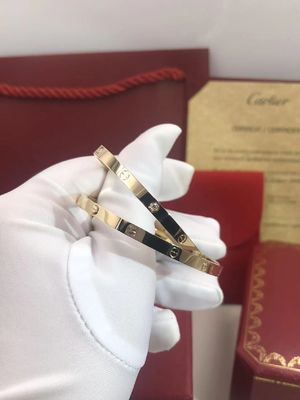 Kalite LOVE 18K Altın Bileklik Küçük Model 6 Pırlantalı Kadın / Erkek fabrika