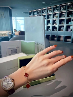 18K Altın Ve Gerçek Pırlanta Van Cleef And Arpels 5 Motifli Vintage Alhambra Bileklik