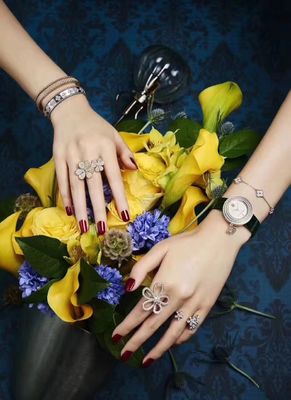 Kalite Orta Model VCA Gerçek 18 Ayar Altın Perlee Signature Bileklik Beyaz Gül Sarı Altın fabrika
