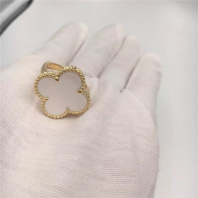 Kalite VCARF78900 Van Cleef Ve Arpels Sihirli Alhambra Yüzük Sarı Altın Çiçek Şekli Ile fabrika