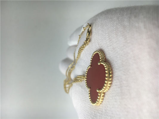 Kalite LongVan Cleef Arpels Kırmızı Çiçek Şekli ile 18 K Altın Kolye Elmas Yok fabrika