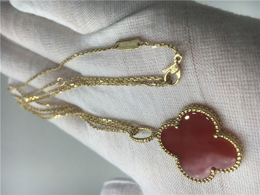 Kalite LongVan Cleef Arpels Kırmızı Çiçek Şekli ile 18 K Altın Kolye Elmas Yok fabrika