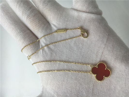 Kalite LongVan Cleef Arpels Kırmızı Çiçek Şekli ile 18 K Altın Kolye Elmas Yok fabrika