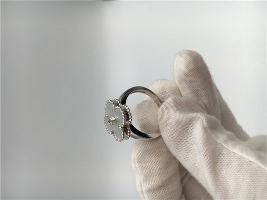 Kalite Vintage Alhambra 18K Altın Yüzük Beyaz Altın Pırlantalı / Beyaz İnci fabrika