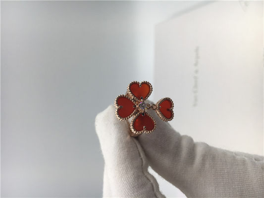 Kalite 18 k Rose Gold Van Cleef ve Arpels Çiçek Yüzük Carnelian / Yuvarlak Pırlanta fabrika