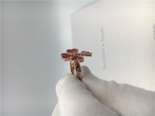 Kalite 18 k Rose Gold Van Cleef ve Arpels Çiçek Yüzük Carnelian / Yuvarlak Pırlanta fabrika