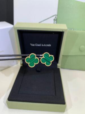 VCA Alhambra Küpeler Van Cleef ve Arpels Beyaz Ana İnci Malakit Karnelian