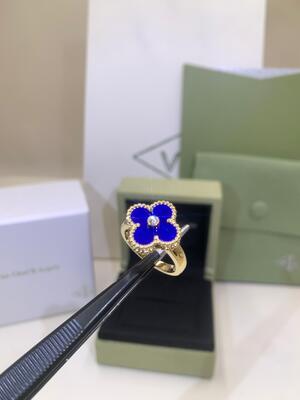 Simge Şans Van Cleef Ve Arpels Alhambra Yüzük Sarı Altın Carnelian Pırlanta VCARD40800