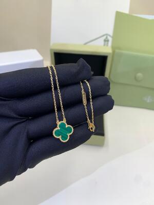 18K Sarı Altın Malakit Orta Boy Kolye Şanslı Kız VCA Vintage Alhambra Kolye Ucu
