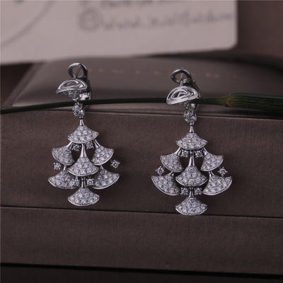 Kalite Roma High Jewelry DIVAS' DREAM Küpeler, 7 Ana Pırlanta ve tam pavé pırlantalı 18K beyaz altın set fabrika